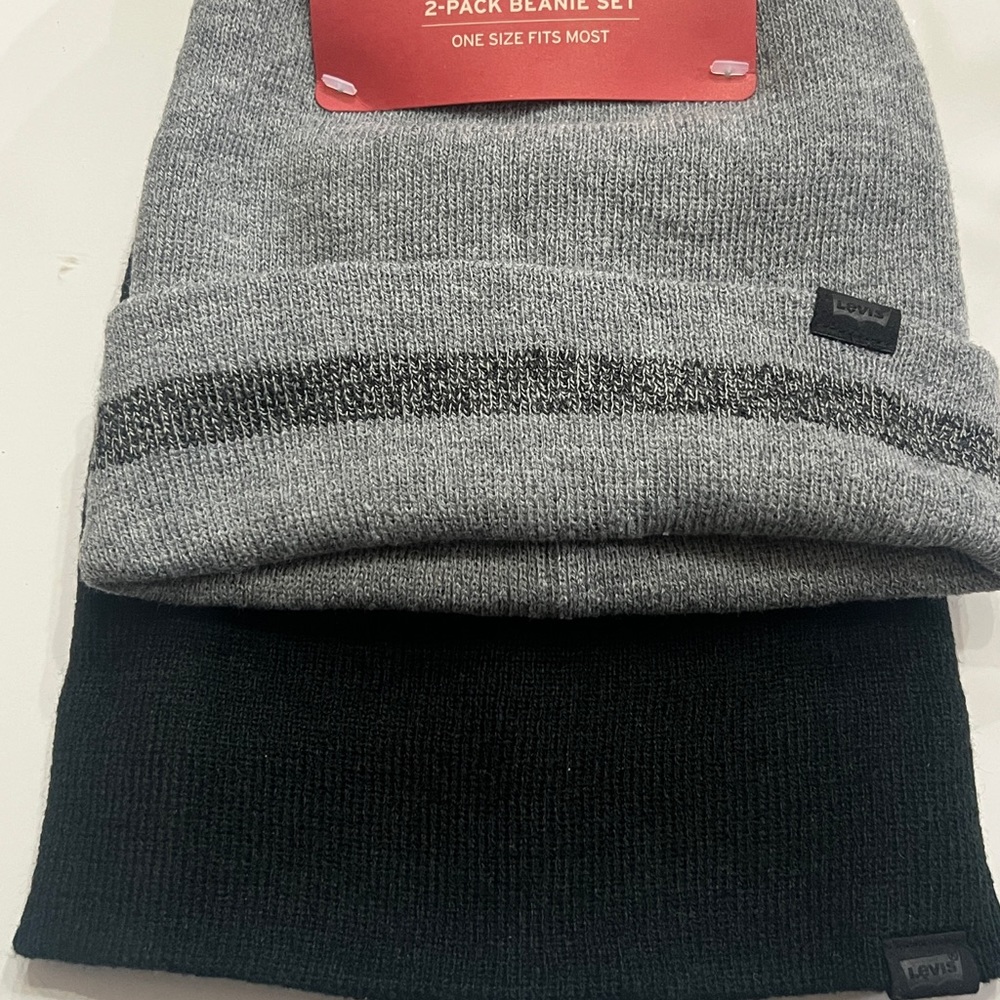 New with tags Levi’s 2 pack beanie set